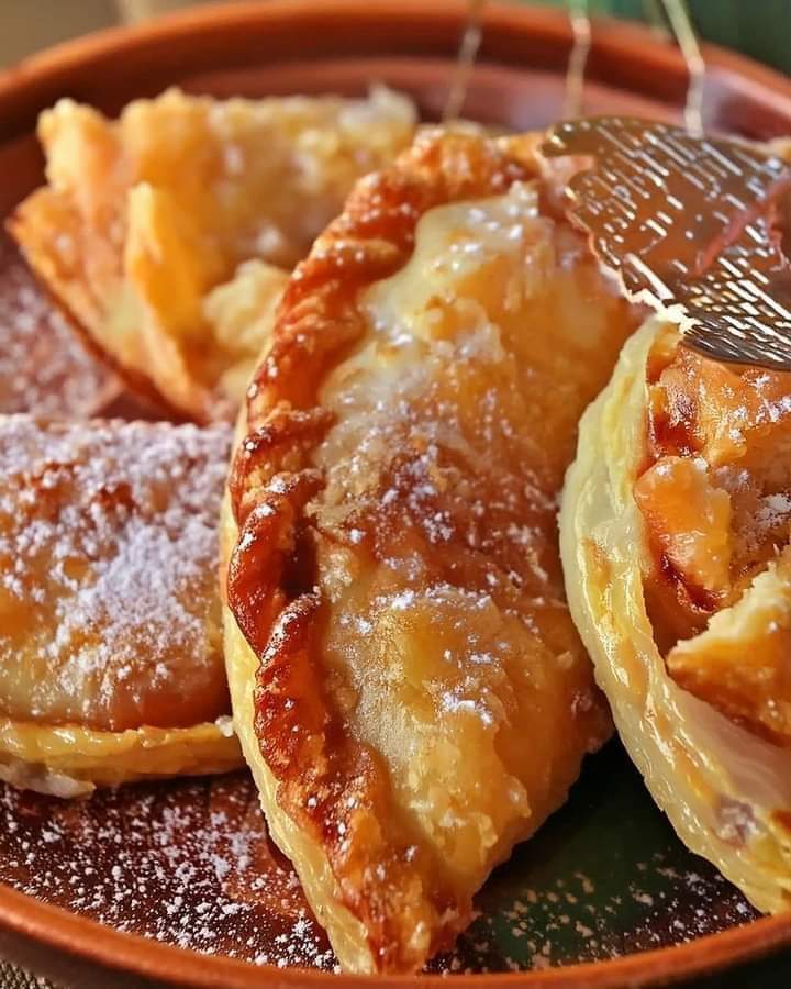 Delicious Fried Apple or Peach Pies Recipe. It