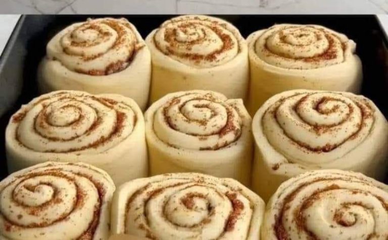 Homemade Cinnamon Rolls: Soft, Fluffy, and Irresistibly Delicious 