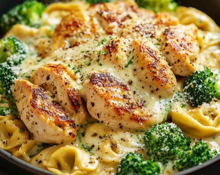 Creamy Garlic Parmesan Tortellini with Grilled Chicken and Broccoli