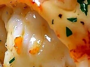 Broiled Lobster Tails with Creamy Garlic Butter Sauce