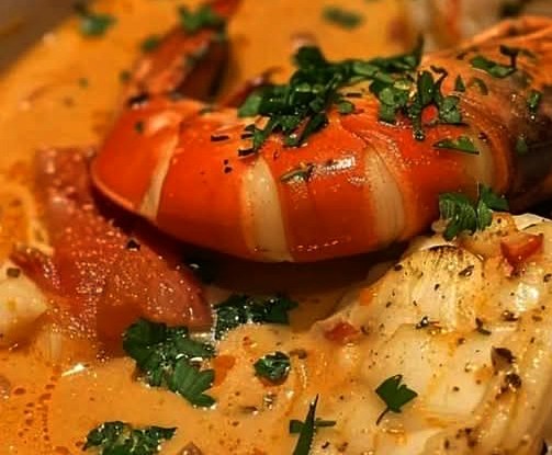 Creamy Seafood Bisque with Crab Shrimp & Lobster