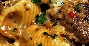 Creamy Garlic Steak Pasta Shells Creamy Garlic Steak Pasta Shells