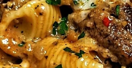 Creamy Garlic Steak Pasta Shells