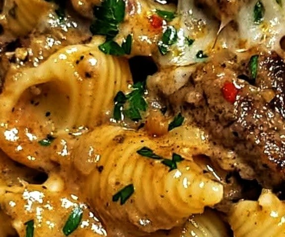 Creamy Garlic Steak Pasta Shells