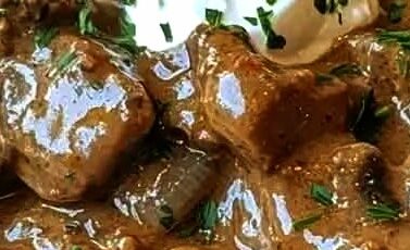 Creamy Slow-Cooker Beef Stroganoff