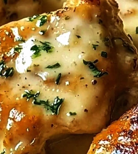 Creamy Garlic Chicken Skillet Recipe