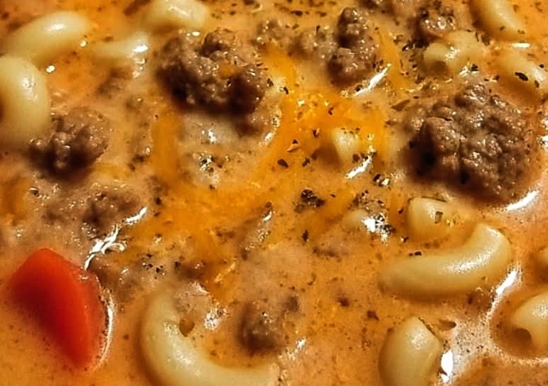 One-Pot Macaroni Cheeseburger Soup