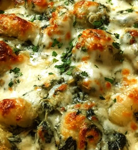 Creamy Spinach and Artichoke Gnocchi Bake