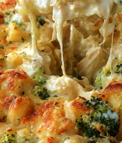 Dump-and-Bake Chicken Broccoli Cheddar Pasta Casserole