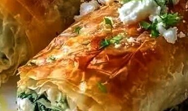 Mediterranean Spinach and Cheese Phyllo Pastry Rolls