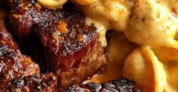 Garlic Butter Steak Bites with Creamy Chipotle Cheddar Shells Garlic Butter Steak Bites with Creamy Chipotle Cheddar Shells