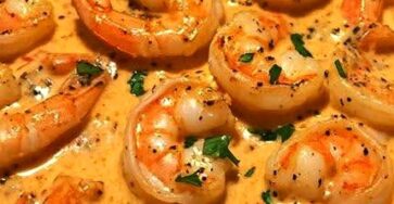 Creamy Garlic-Paprika Shrimp Skillet