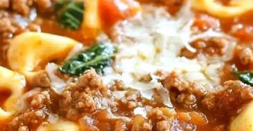 Slow Cooker Tomato Tortellini Soup with Ground Beef