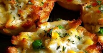 Mini Chicken Pot Pie Muffins (Easy Puff Pastry Snack Recipe) Mini Chicken Pot Pie Muffins (Easy Puff Pastry Snack Recipe)