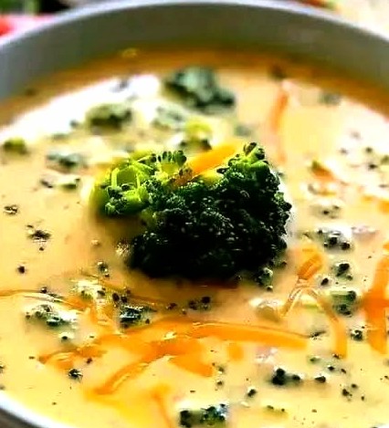 Instant Pot Broccoli Cheddar Soup