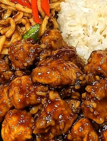 Honey Pepper Chicken Lo Mein with Steamed Rice