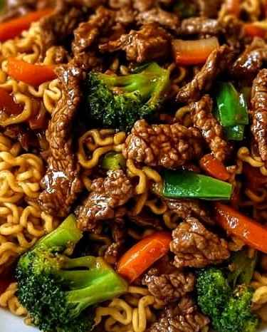 Sizzling Garlic Beef Ramen Stir-Fry with Veggies