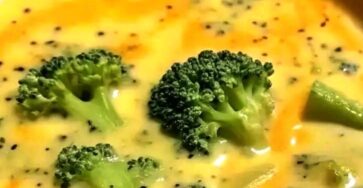 Crock Pot Broccoli Cheese Soup