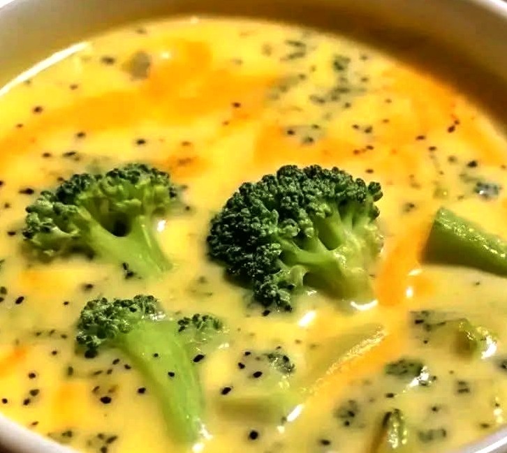 Crock Pot Broccoli Cheese Soup