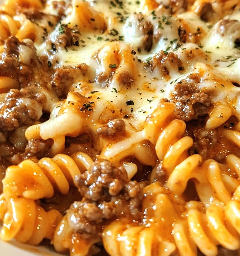 Creamy Garlic Parmesan Beef and Rotini Pasta