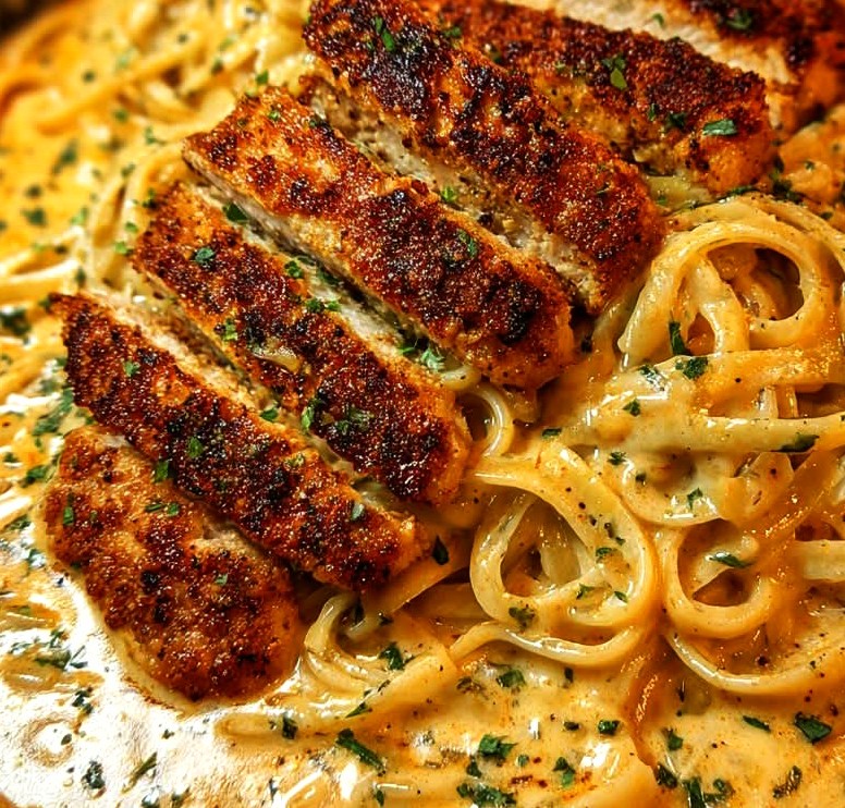 Spicy Cajun Garlic Chicken Linguine in Creamy Parmesan Sauce