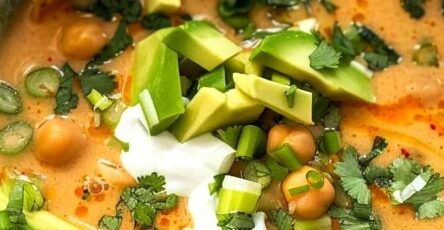 Creamy White Chickpea Chili Recipe