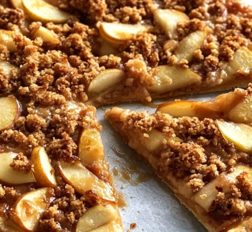 Caramel Apple Crisp Pizza Dessert