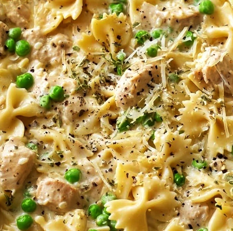 Creamy Lemon Ricotta Bowtie Pasta with Chicken and Peas