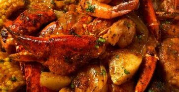 Garlic Butter Cajun Seafood Boil with Corn & Potatoes