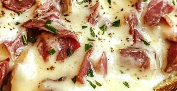Classic Creamed Chipped Beef on Toast
