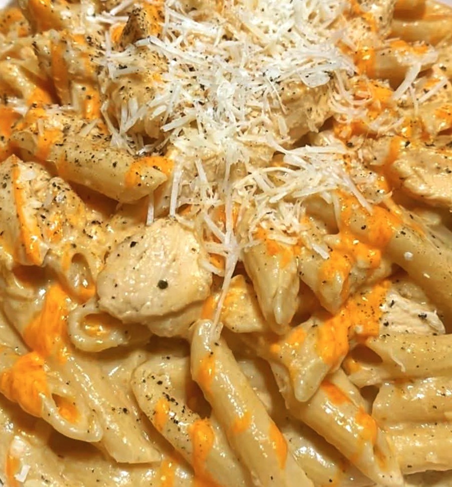 Crockpot Creamy Buffalo Chicken Pasta with Parmesan