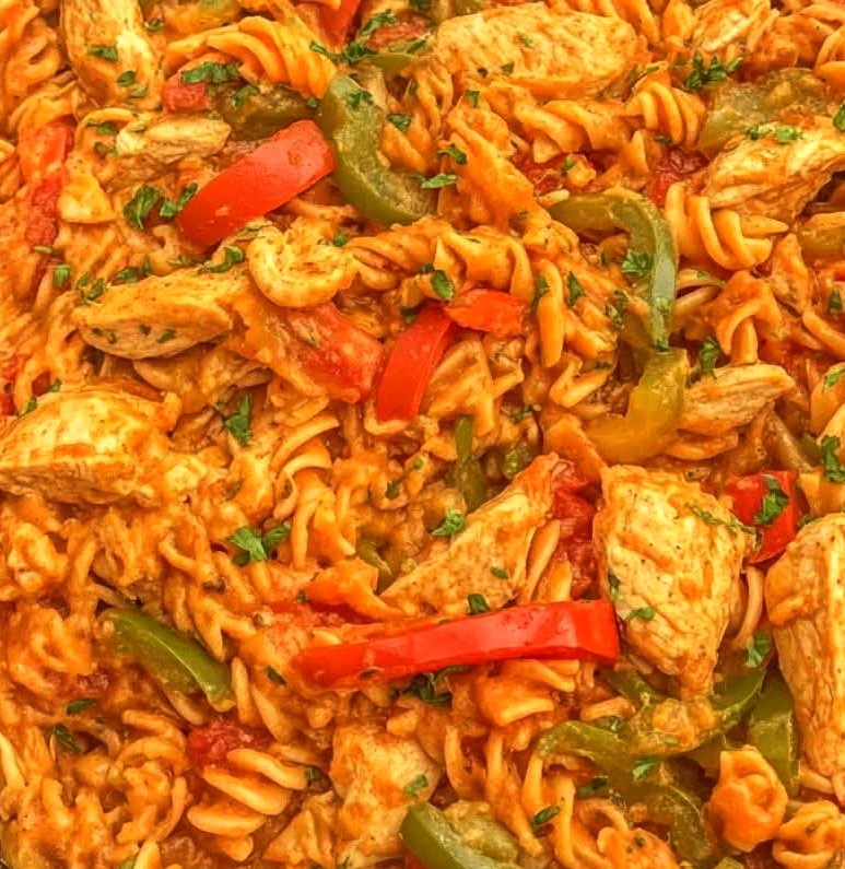 Crockpot Cheesy Chicken Fajita Rotini Pasta