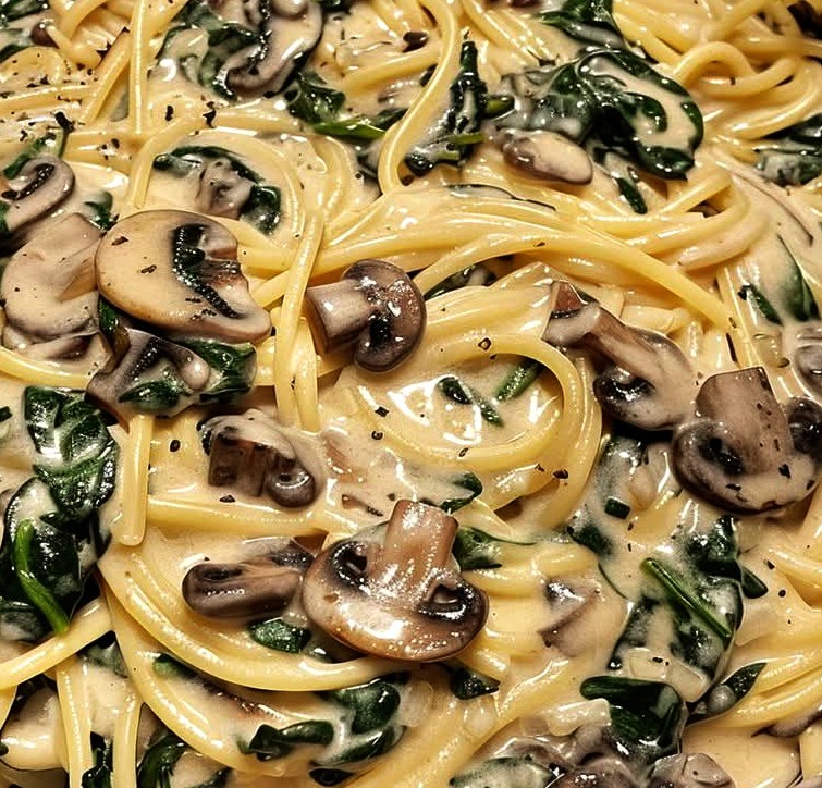 Creamy Spinach and Mushroom Spaghetti Recipe