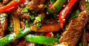 Fiery Black Pepper Beef with Bell Peppers and Onions Fiery Black Pepper Beef with Bell Peppers and Onions