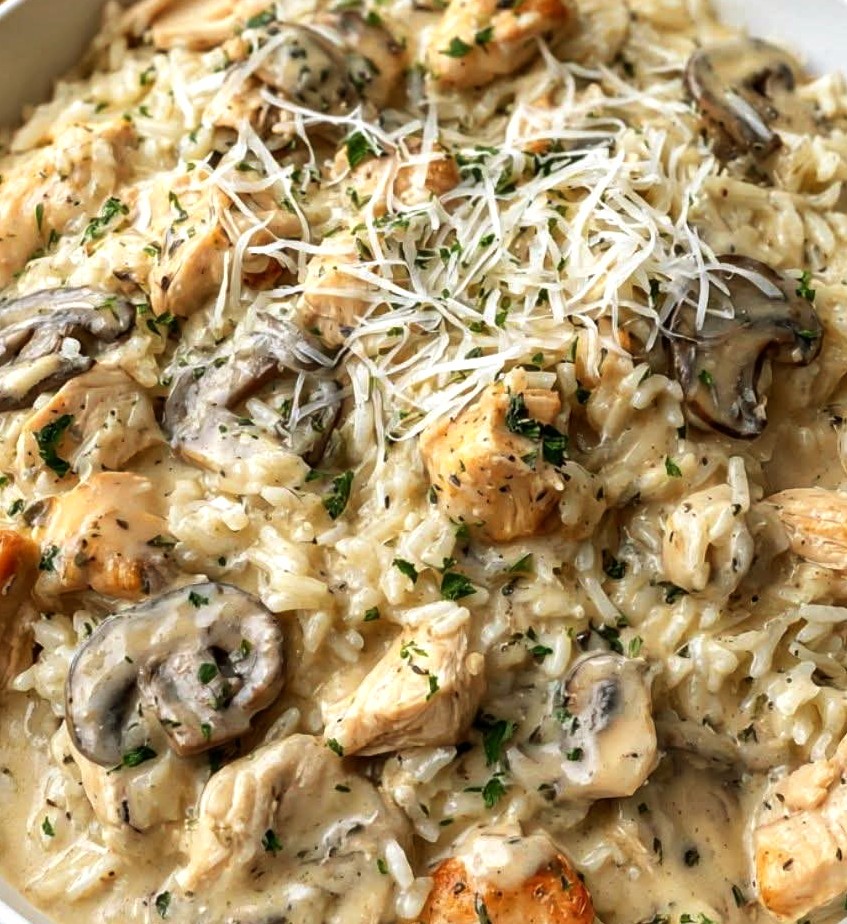 Creamy Garlic Chicken & Mushroom Rice Bake