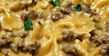 Pâtes Papillon à la Viande Hachée et Sauce Crémeuse Pâtes Papillon à la Viande Hachée et Sauce Crémeuse