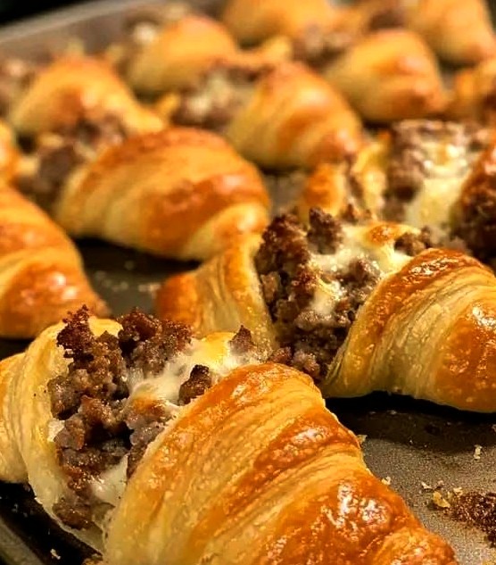 Croissants à la saucisse Rotel et au fromage frais Croissants à la saucisse Rotel et au fromage frais