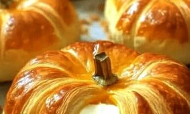 Citrouilles en croissant fourrées au fromage frais