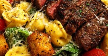 Salade César aux tortellinis et au steak Salade César aux tortellinis et au steak