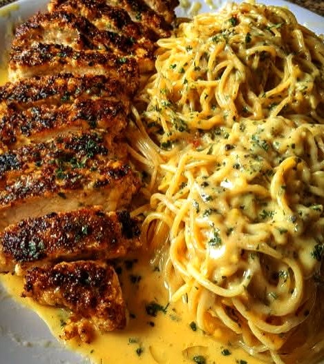 Garlic Butter Chicken Spaghetti in Creamy Cheddar Alfredo Sauce