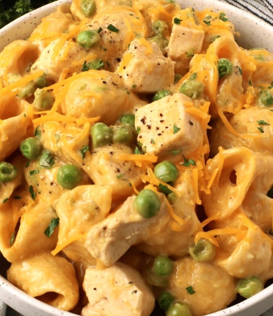 Crockpot Creamy Chicken, Peas & Pasta Alfredo