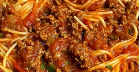 Old-Fashioned Spaghetti with Hearty Meat Sauce