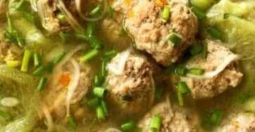 Comforting Misua Soup with Meatballs