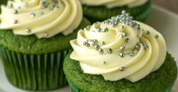 Green Velvet Cupcakes Recipe with Cream Cheese Frosting