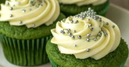 Green Velvet Cupcakes Recipe with Cream Cheese Frosting