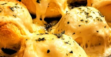 Pillsbury Biscuit Garlic Butter Cheese Bombs