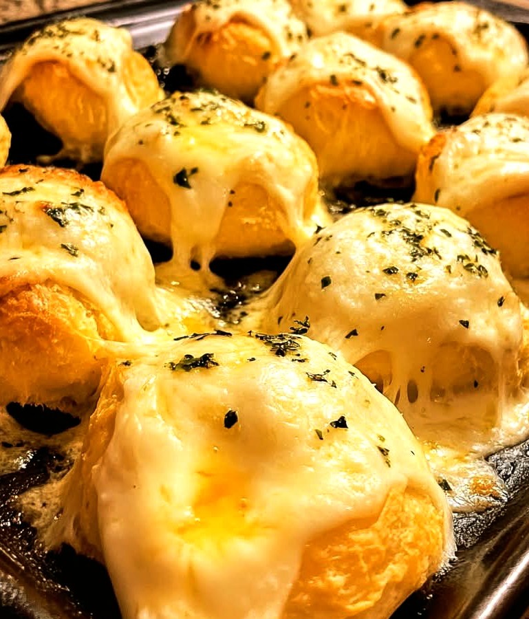 Pillsbury Biscuit Garlic Butter Cheese Bombs