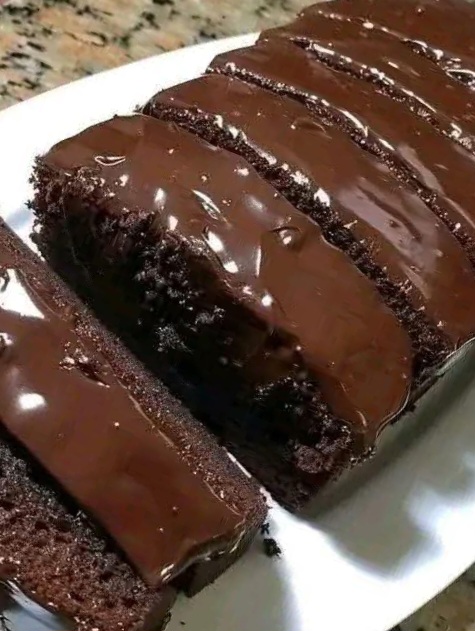 Keto Chocolate Fudge Loaf Cake