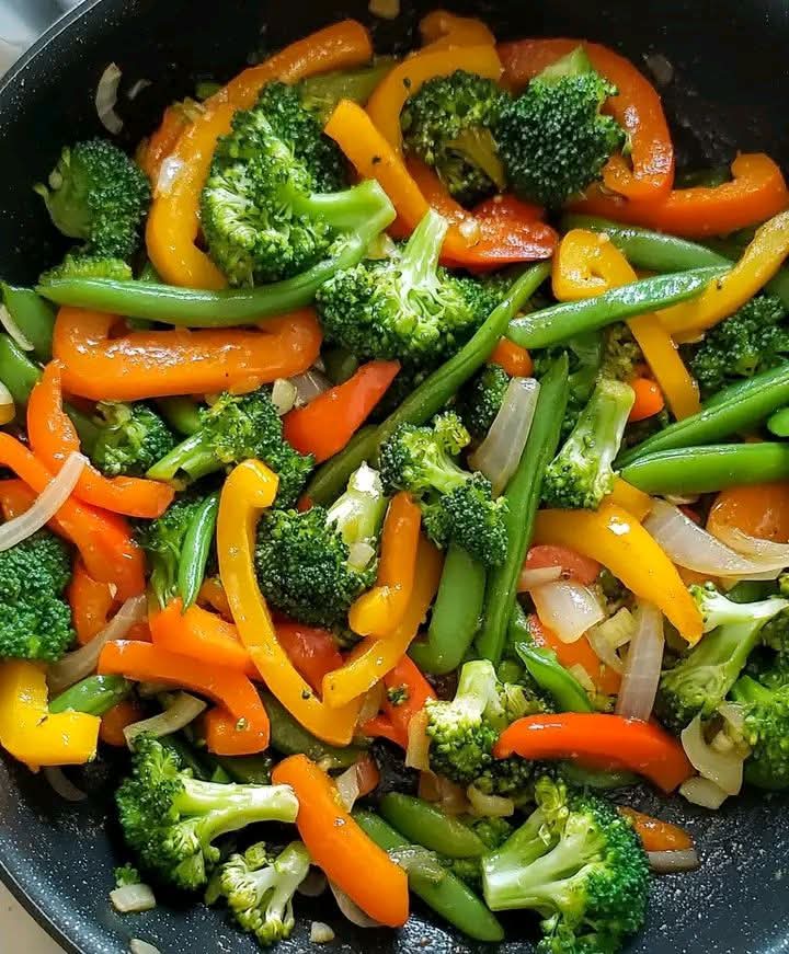 Rainbow Veggie Stir-Fry Skillet