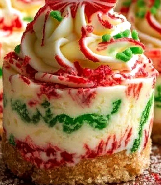 No-Bake Christmas Mini Cheesecakes